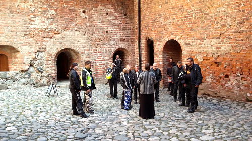 Opas kertoo linnapihan merkityksestä.