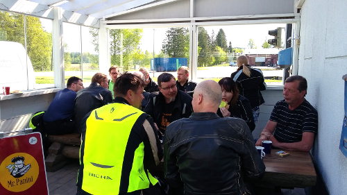 Kaffetauko Urjalan Nesteellä.