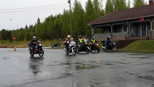 Leikkimielinen hidasajokilpailu