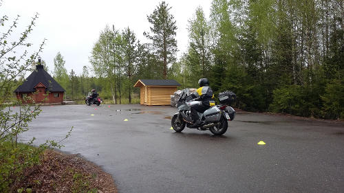 Pujotteluharjoittelua