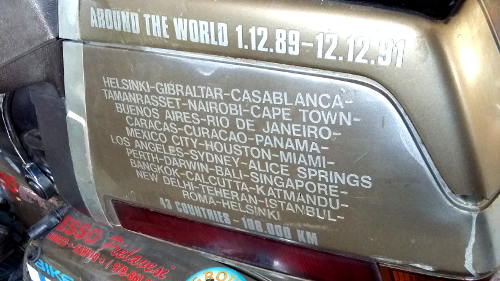 Museon kokoelmissa oli myös maapallon kiertänyt Hondan Goldwing.