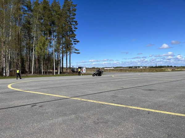 Väistöjä.
